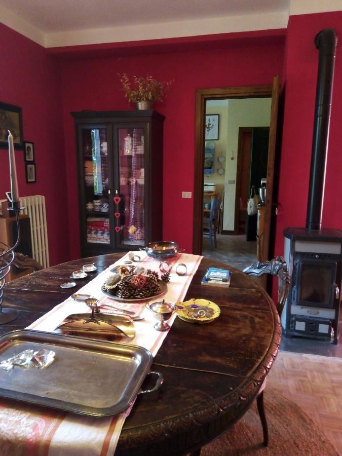 B&B La Gallinella Rossa Baschi Eksteriør bilde
