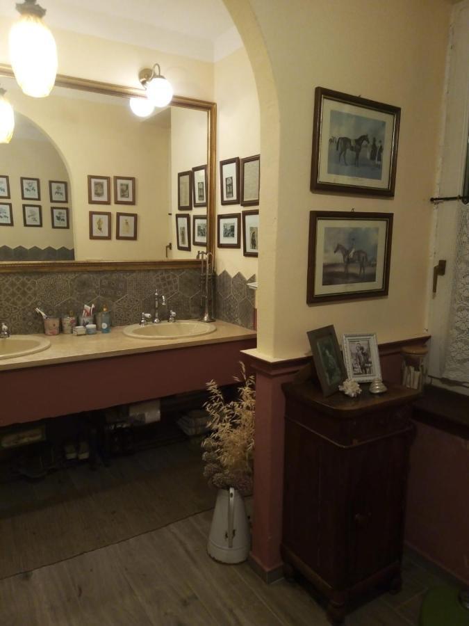 B&B La Gallinella Rossa Baschi Eksteriør bilde