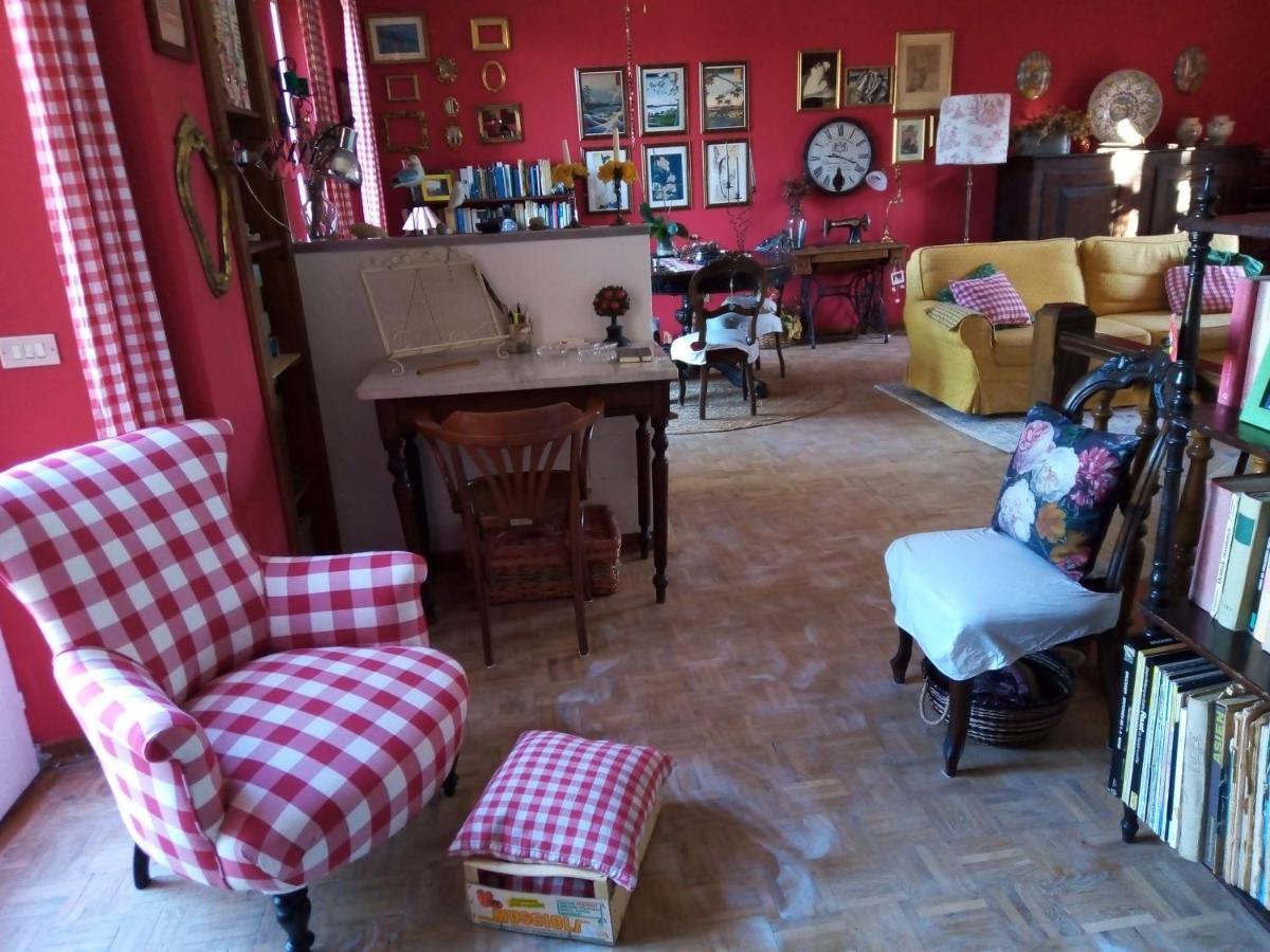 B&B La Gallinella Rossa Baschi Eksteriør bilde